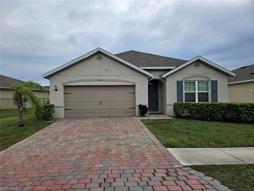 10517 Canal Brook LN LEHIGH ACRES, FL 33936