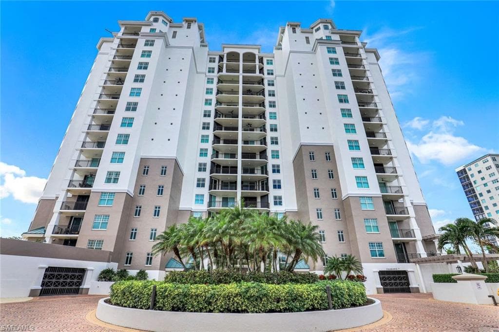 445 Cove Tower DR 403 NAPLES, FL 34110