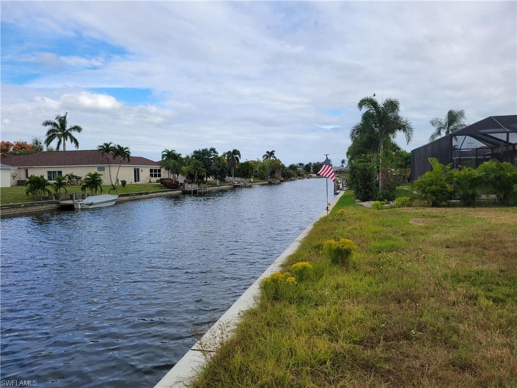 1003 SE 6th ST CAPE CORAL, FL 33990