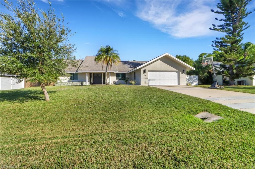 129 Viking WAY NAPLES, FL 34110