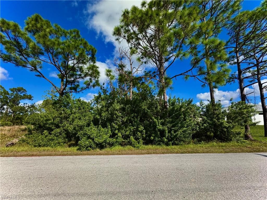2902 32nd ST SW LEHIGH ACRES, FL 33976