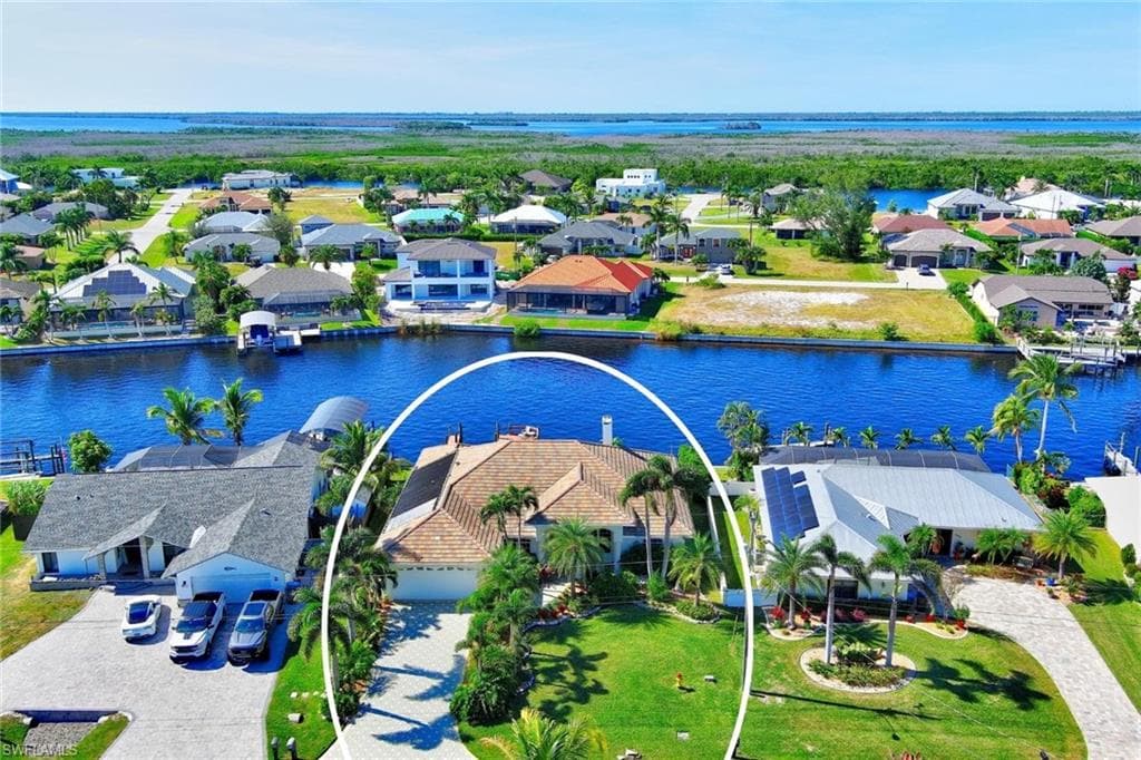 2560 SW 28th PL CAPE CORAL, FL 33914