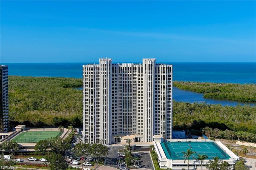 6849 Grenadier BLVD 905 NAPLES, FL 34108