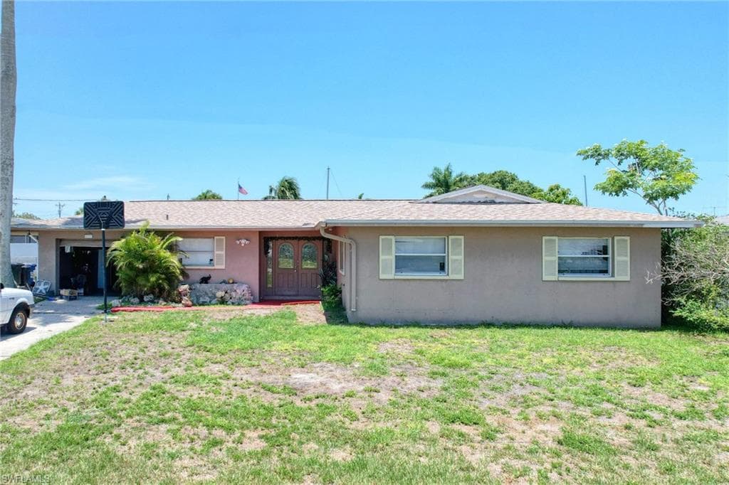4311 S Bay CIR NORTH FORT MYERS, FL 33903