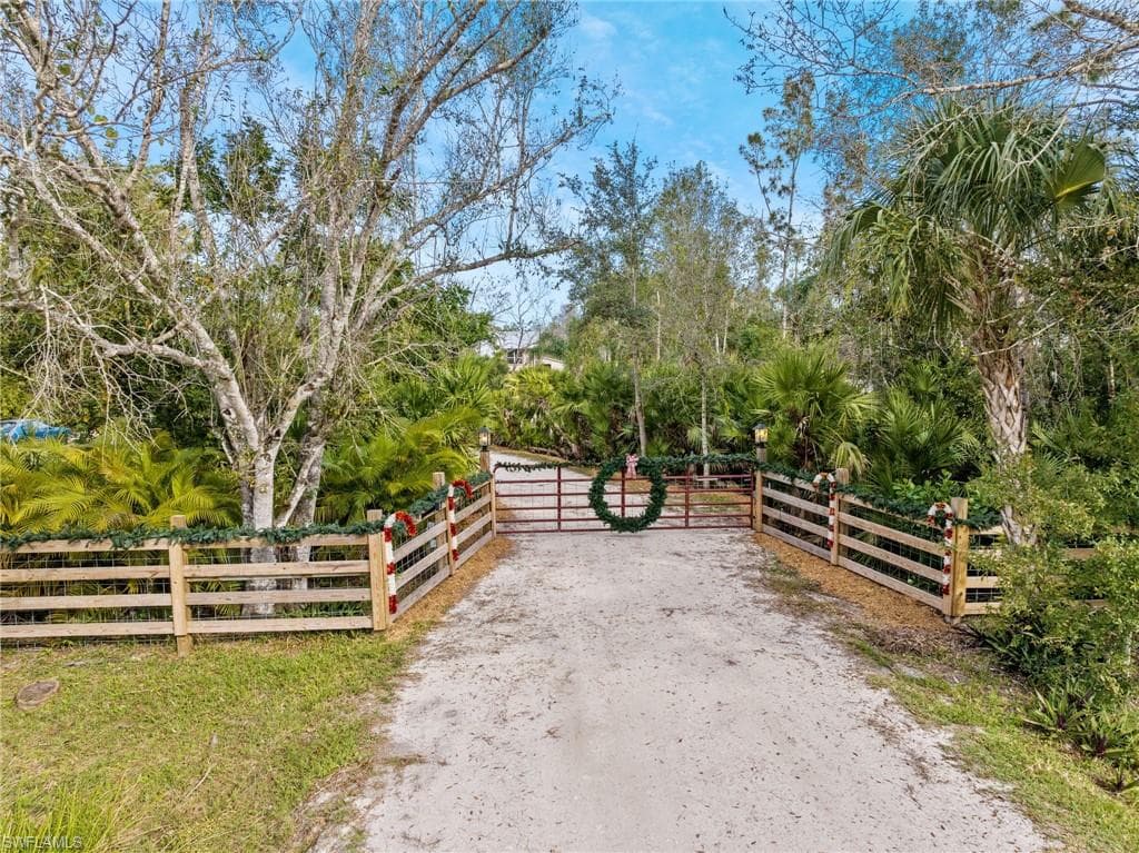 7031 Rich RD NORTH FORT MYERS, FL 33917