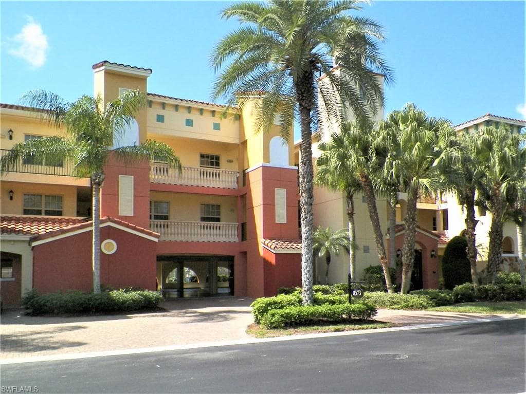 8573 Via Garibaldi CIR 305 ESTERO, FL 33928