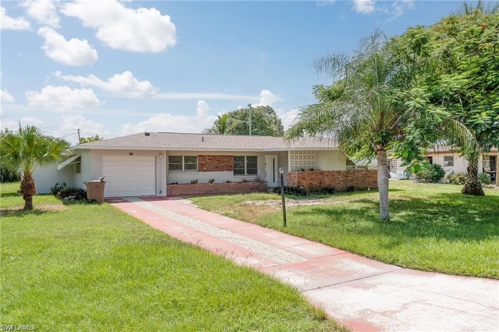 327 Fleetwood AVE LEHIGH ACRES, FL 33936