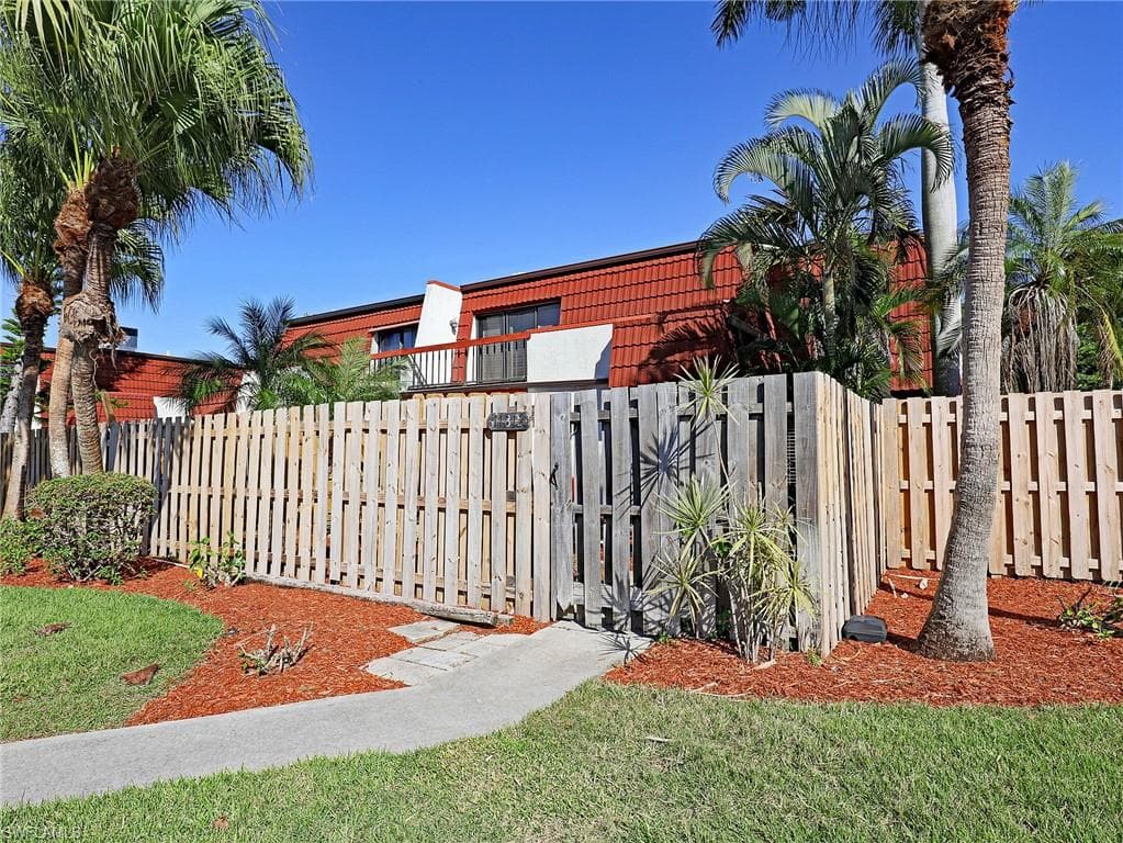11812 Quail Run DR FORT MYERS, FL 33908