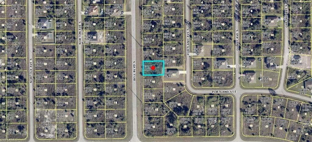 923 Bell BLVD S LEHIGH ACRES, FL 33974