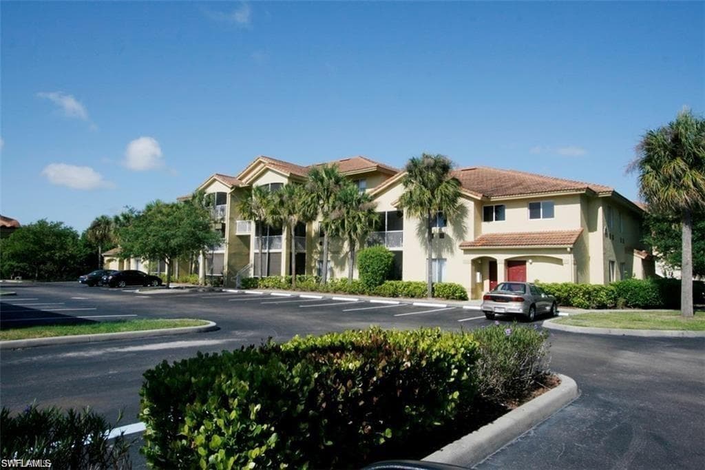 6401 Aragon WAY 208 FORT MYERS, FL 33966