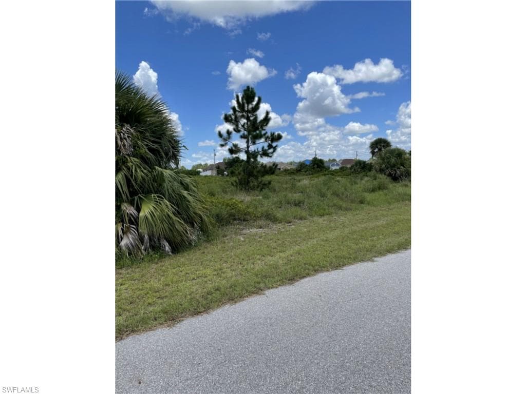 758 Fleming AVE S LEHIGH ACRES, FL 33974