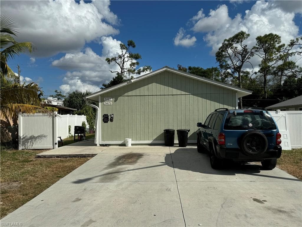 5469-5471 9th AVE FORT MYERS, FL 33907