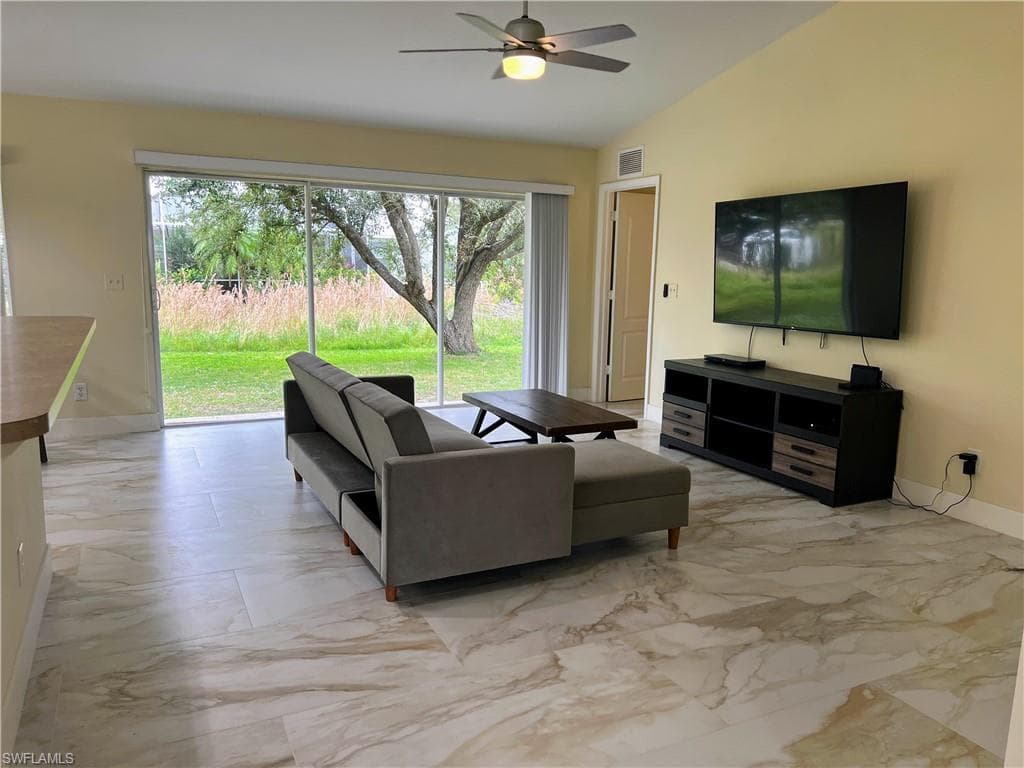 950 SW 15th PL CAPE CORAL, FL 33991