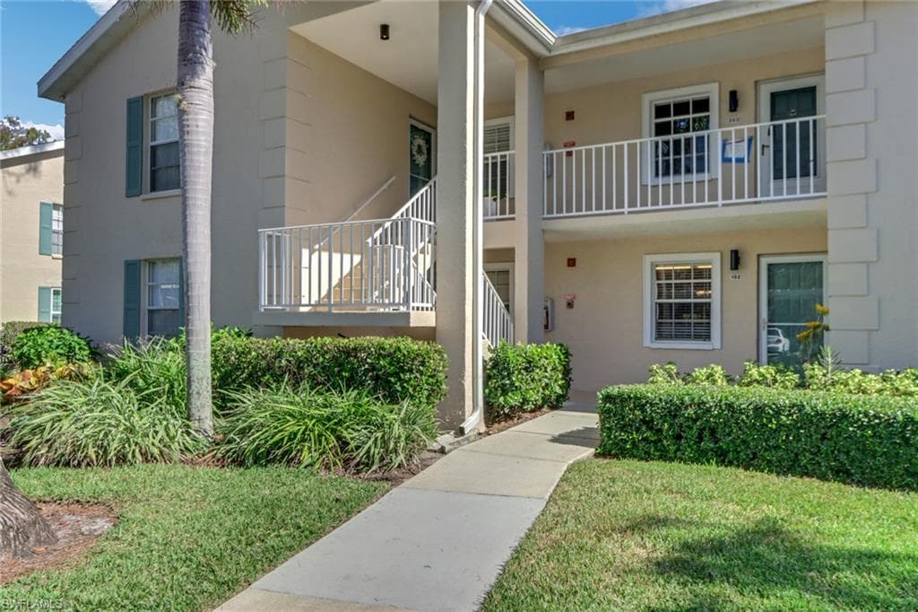 1714 Kings Lake BLVD 2-102 NAPLES, FL 34112