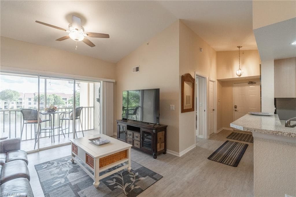 4610 Saint Croix LN 1033 NAPLES, FL 34109