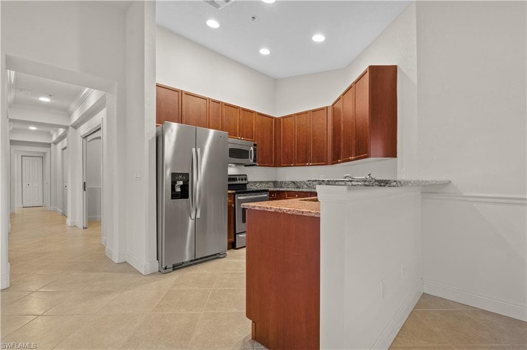 10080 Lake Cove DR 301 FORT MYERS, FL 33908