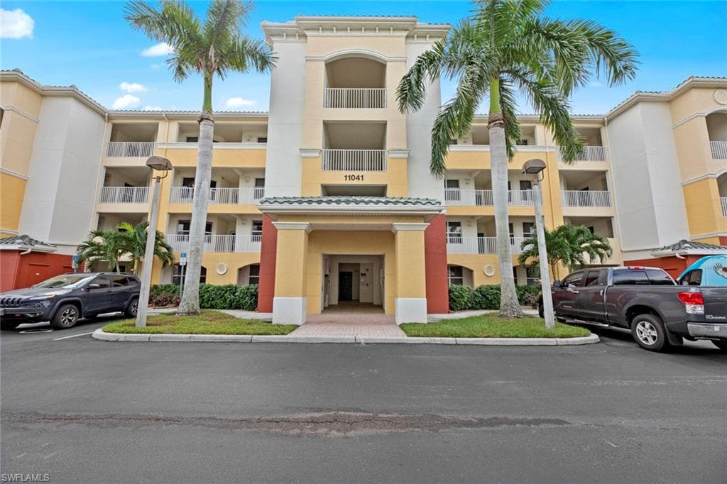 11041 Gulf Reflections DR C207 FORT MYERS, FL 33908