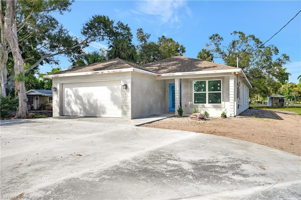 3949 Desoto AVE FORT MYERS, FL 33916