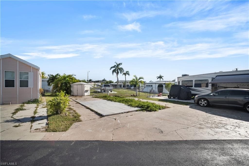 11071 Sunglow LN FORT MYERS, FL 33908