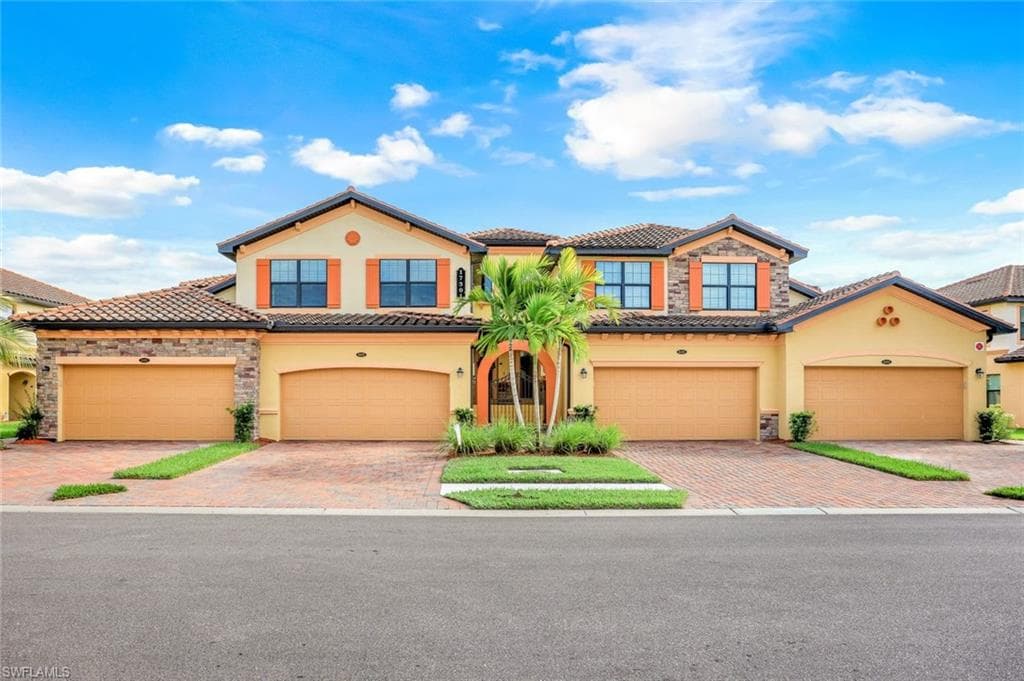 17301 Cherrywood CT 8401 BONITA SPRINGS, FL 34135