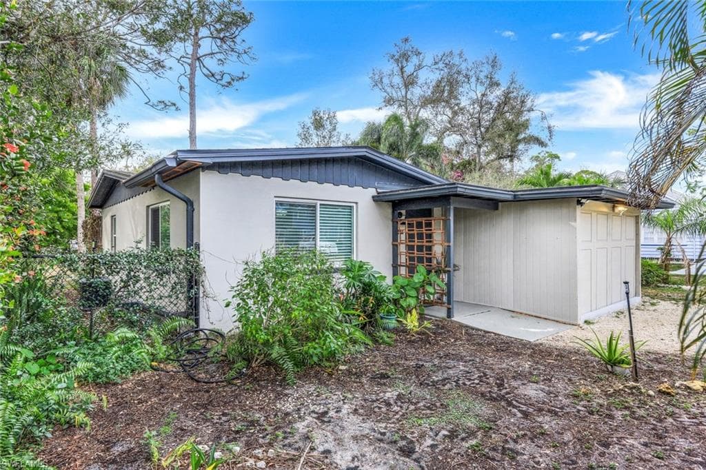 2156 Stella ST FORT MYERS, FL 33901