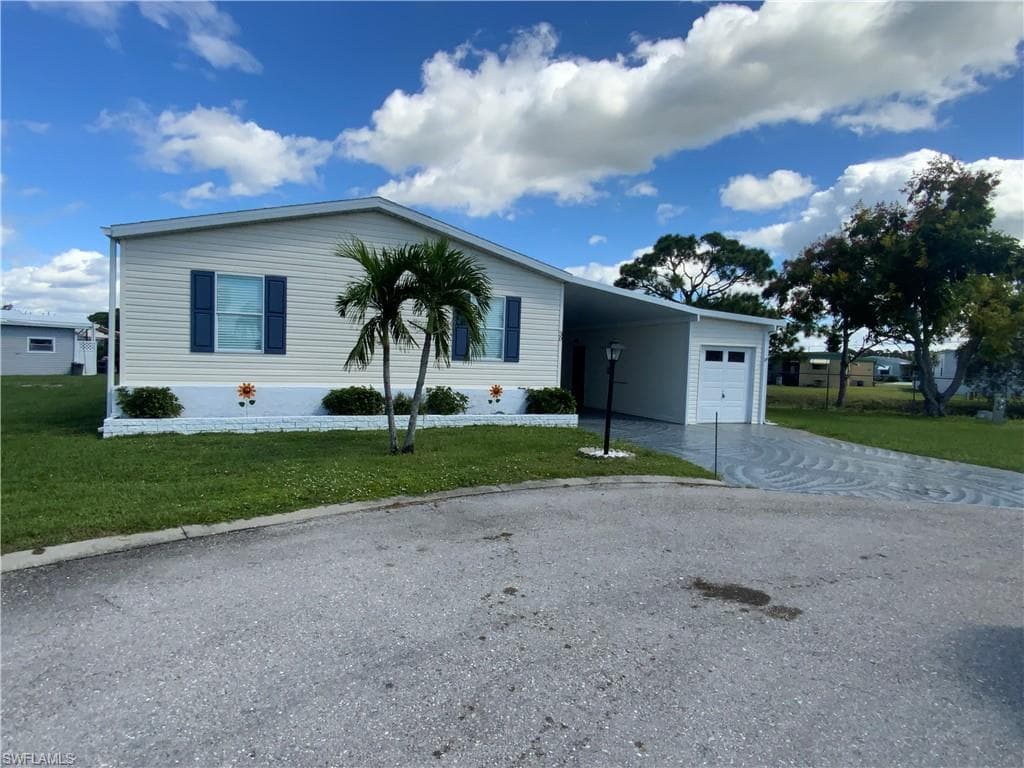 30 Casper CT NORTH FORT MYERS, FL 33903
