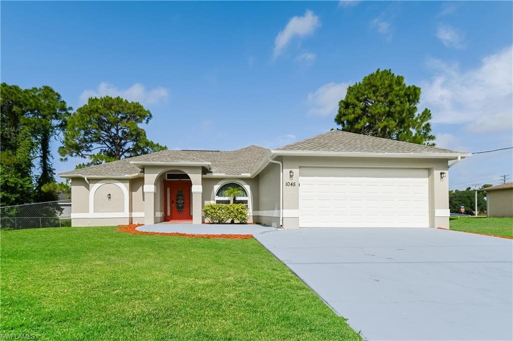 1045 Albany AVE LEHIGH ACRES, FL 33971