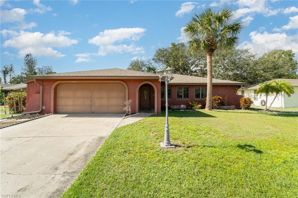 6436 Adelphi CIR FORT MYERS, FL 33919