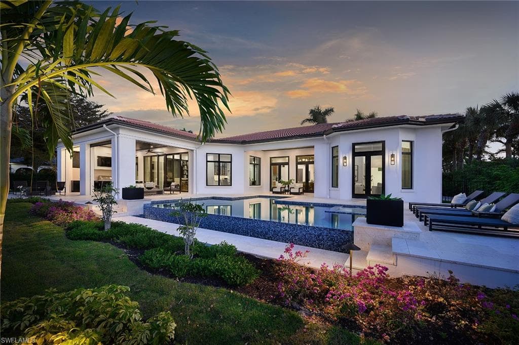 1613 Chinaberry WAY NAPLES, FL 34105