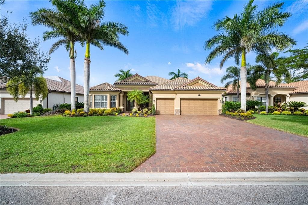 10145 Biscayne Bay LN NAPLES, FL 34120