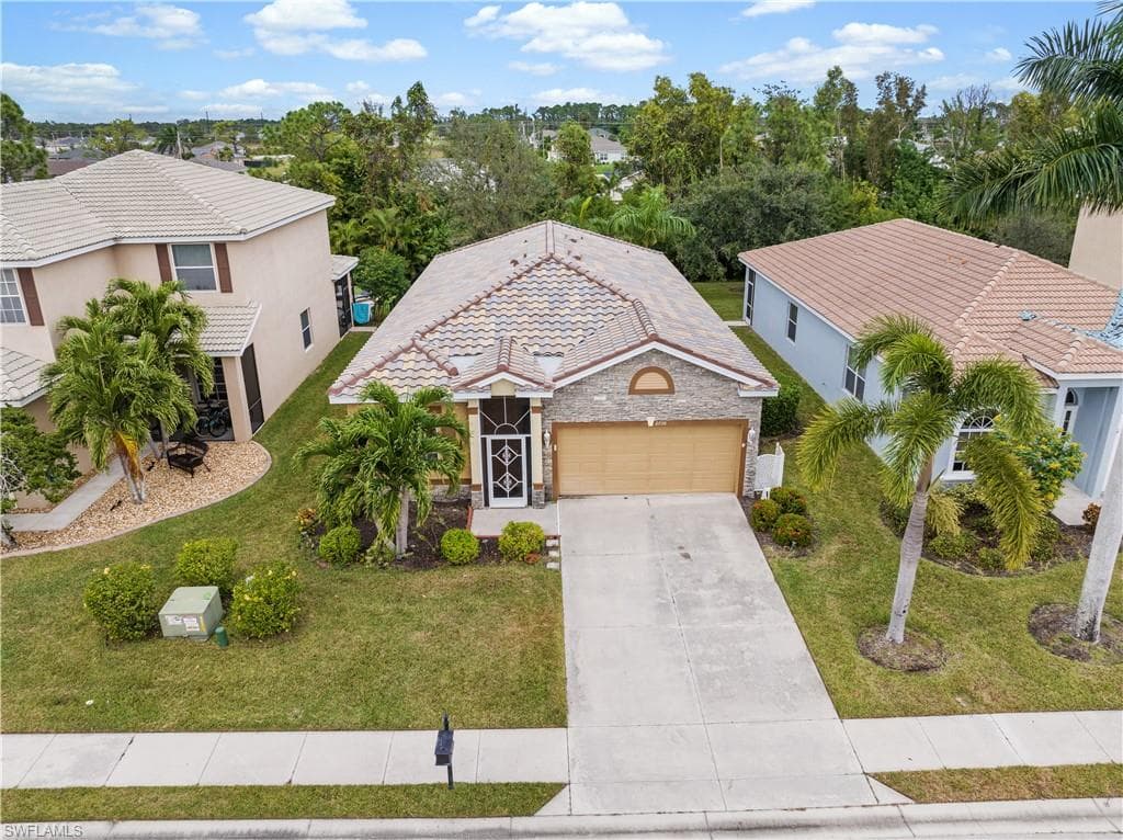 2738 Blue Cypress Lake CT CAPE CORAL, FL 33909