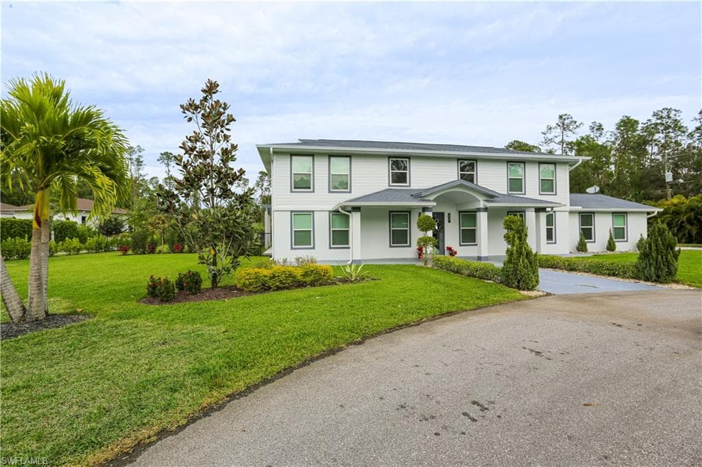 5805 Bur Oaks LN NAPLES, FL 34119