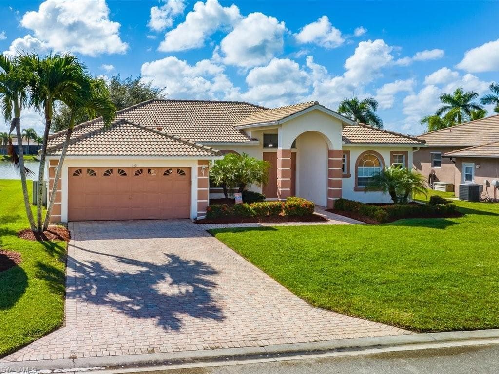 1060 Port Orange WAY NAPLES, FL 34120