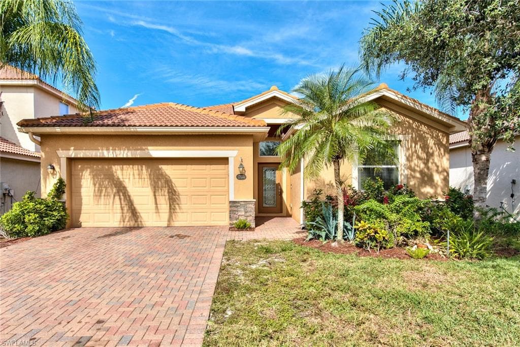 13566 Messino CT ESTERO, FL 33928