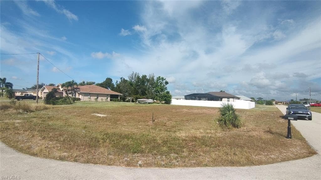 2127 NE 40th ST CAPE CORAL, FL 33909