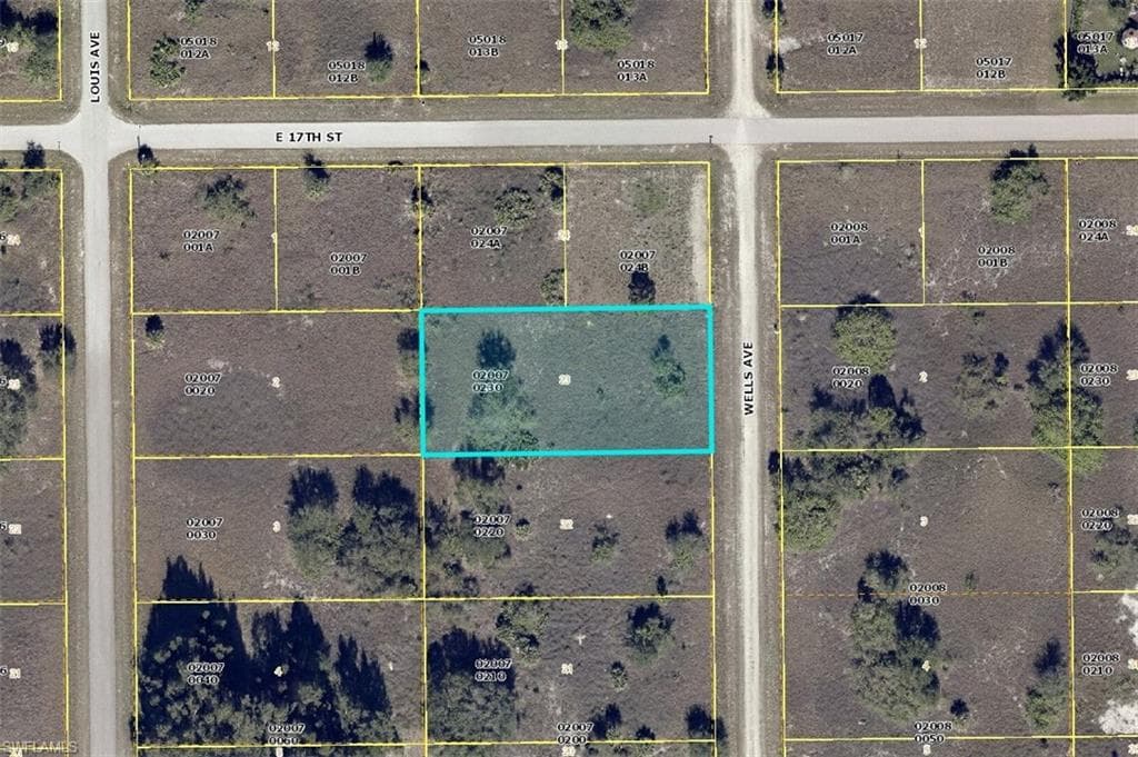 1621 Wells AVE LEHIGH ACRES, FL 33972