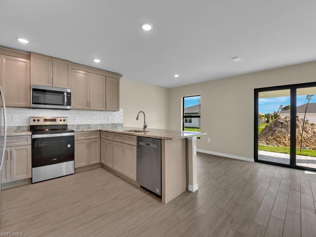 1112 Durden PKWY CAPE CORAL, FL 33909