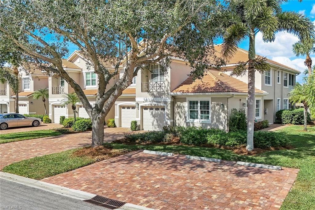 1620 Winding Oaks WAY 6-103 NAPLES, FL 34109