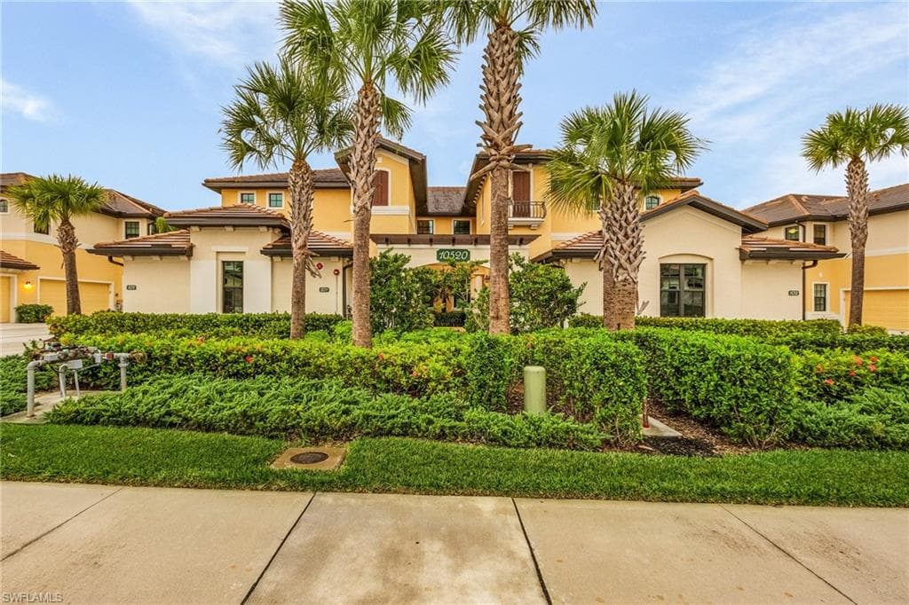10520 Casella WAY 101 FORT MYERS, FL 33913
