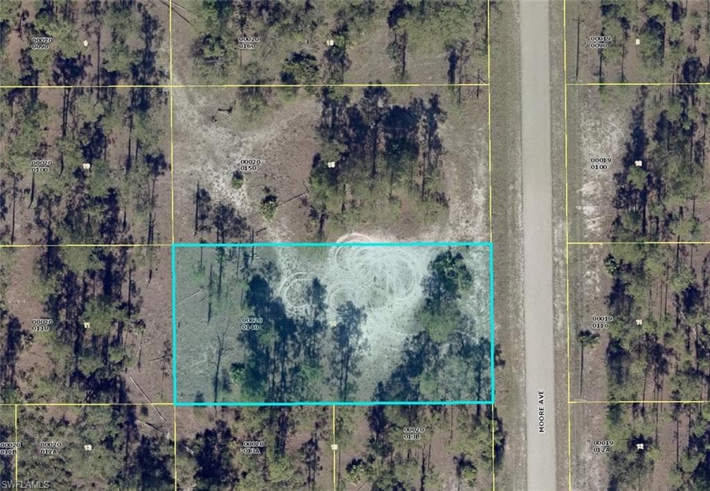 903 Moore AVE LEHIGH ACRES, FL 33972