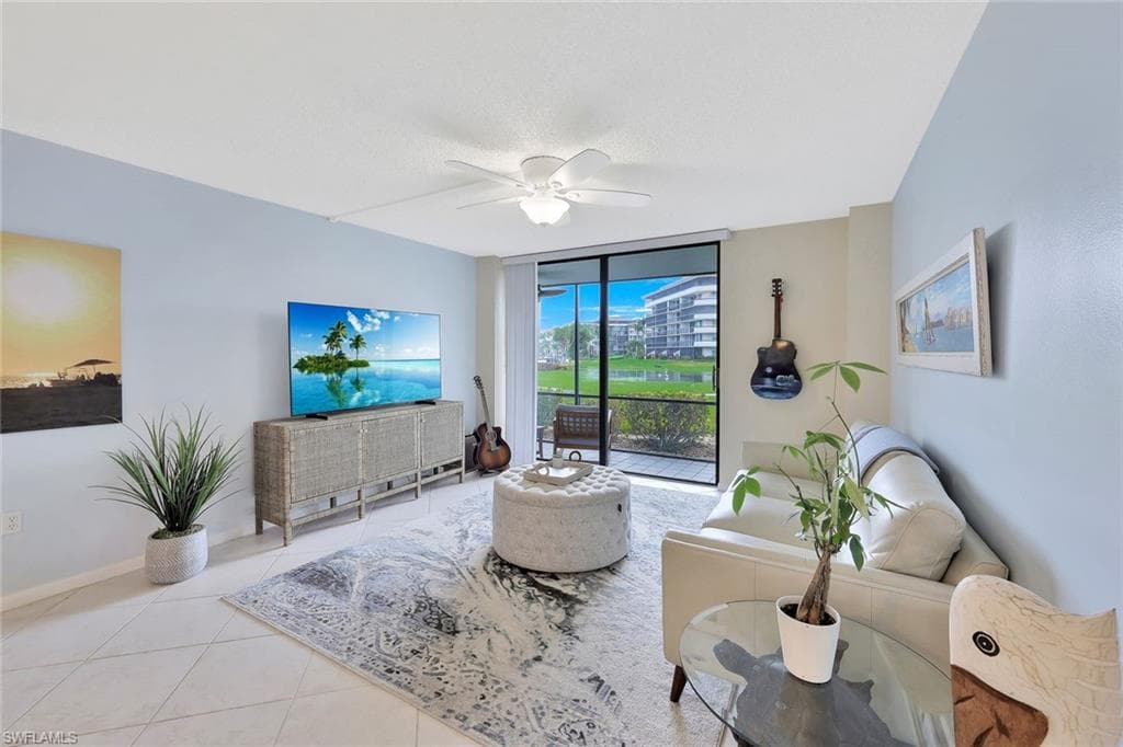601 Seaview CT C-109 MARCO ISLAND, FL 34145