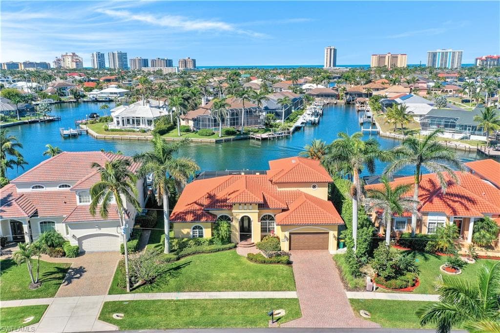 246 Edgewater CT MARCO ISLAND, FL 34145