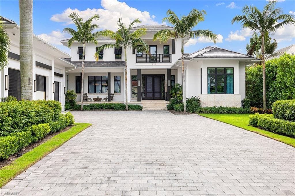 210 North Lake DR NAPLES, FL 34102