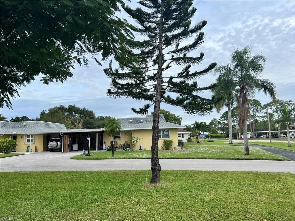504 Pangola DR NORTH FORT MYERS, FL 33903