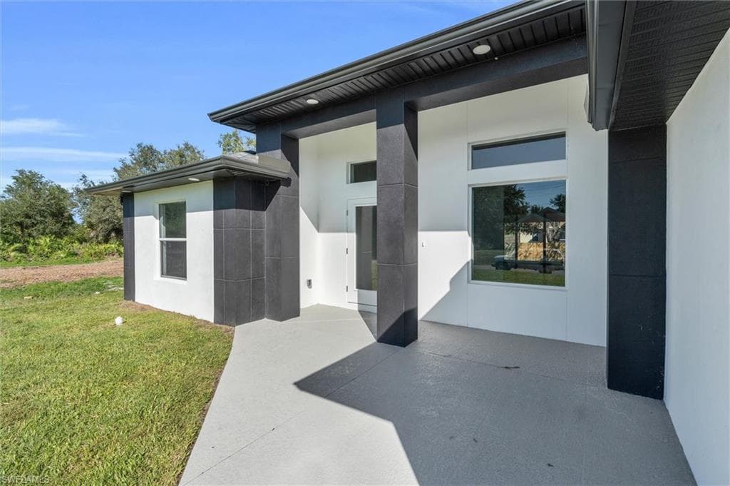 3006 11th ST SW LEHIGH ACRES, FL 33976