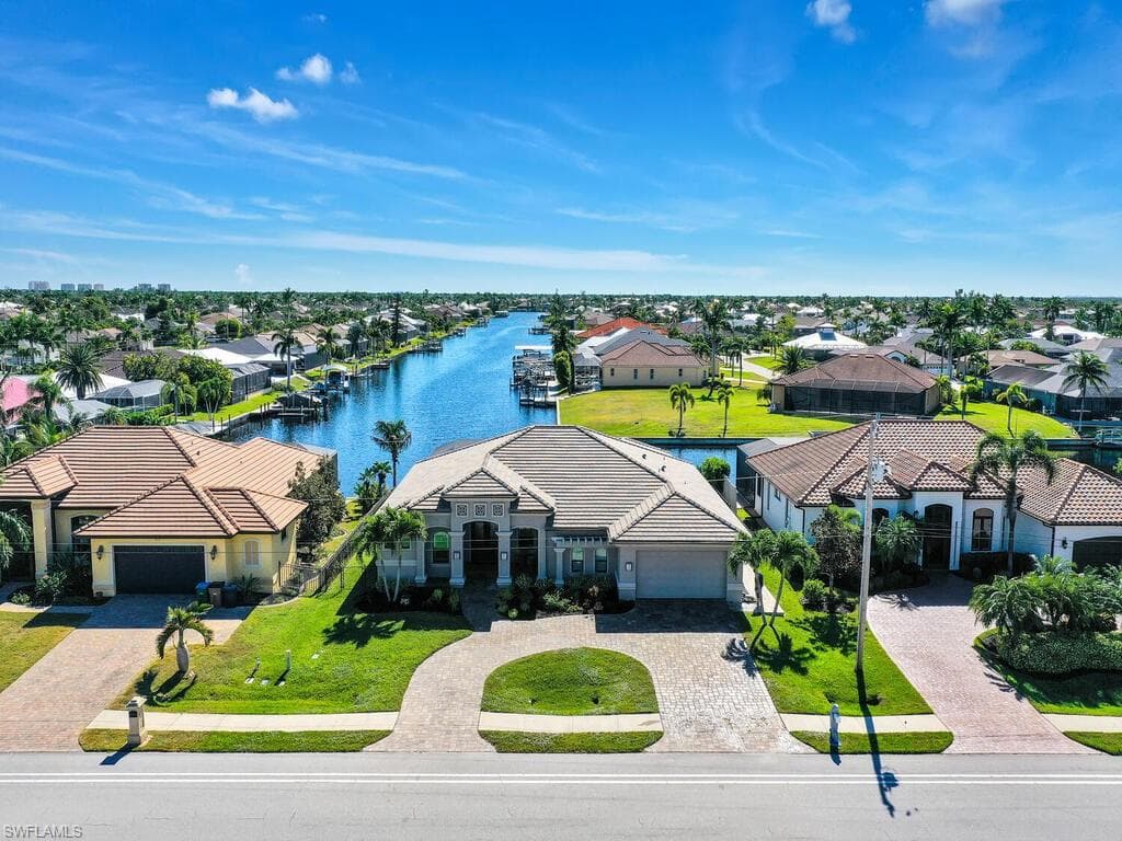 2728 Gleason PKWY CAPE CORAL, FL 33914