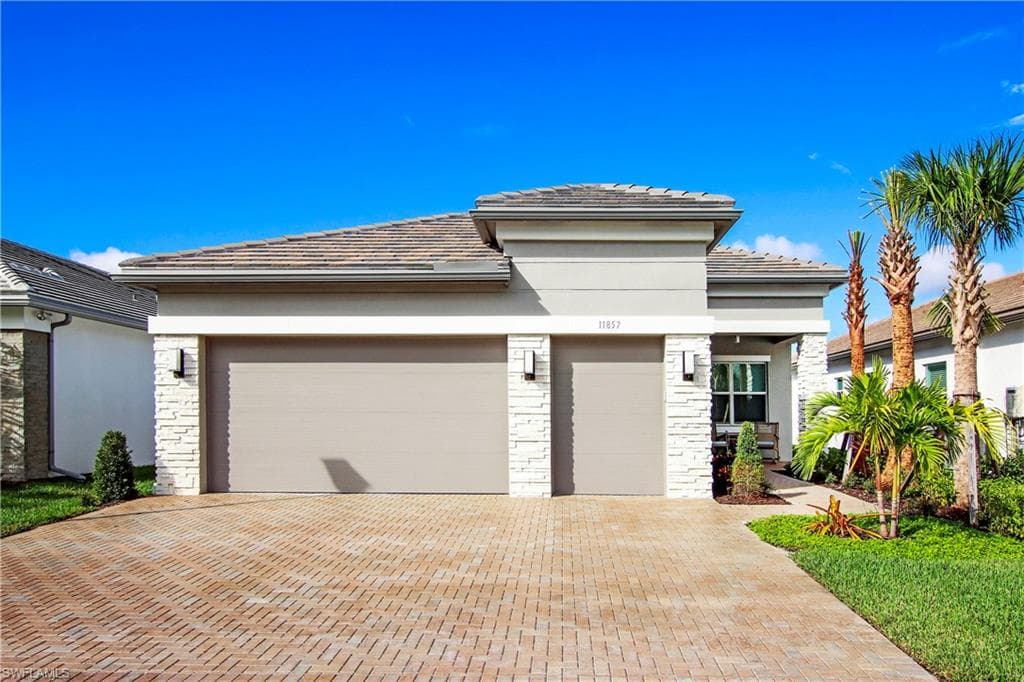 11857 Hydrangea PL NAPLES, FL 34120