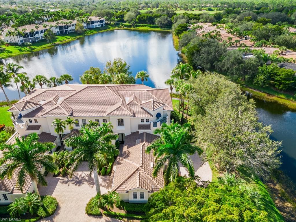 15547 Monterosso LN 202 NAPLES, FL 34110