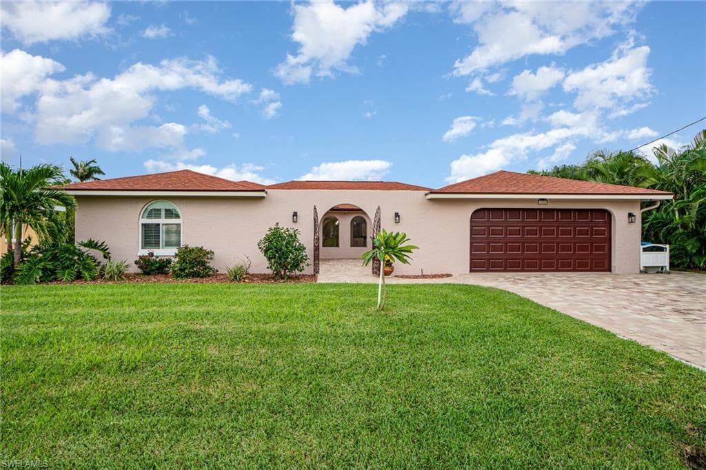 1432 Venetian CT CAPE CORAL, FL 33904