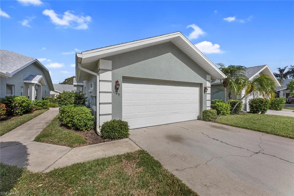 1749 Royal CIR 1701 NAPLES, FL 34112
